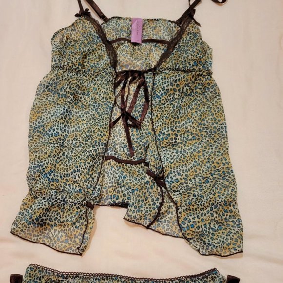 Sleepwear - Picture 1 of 2